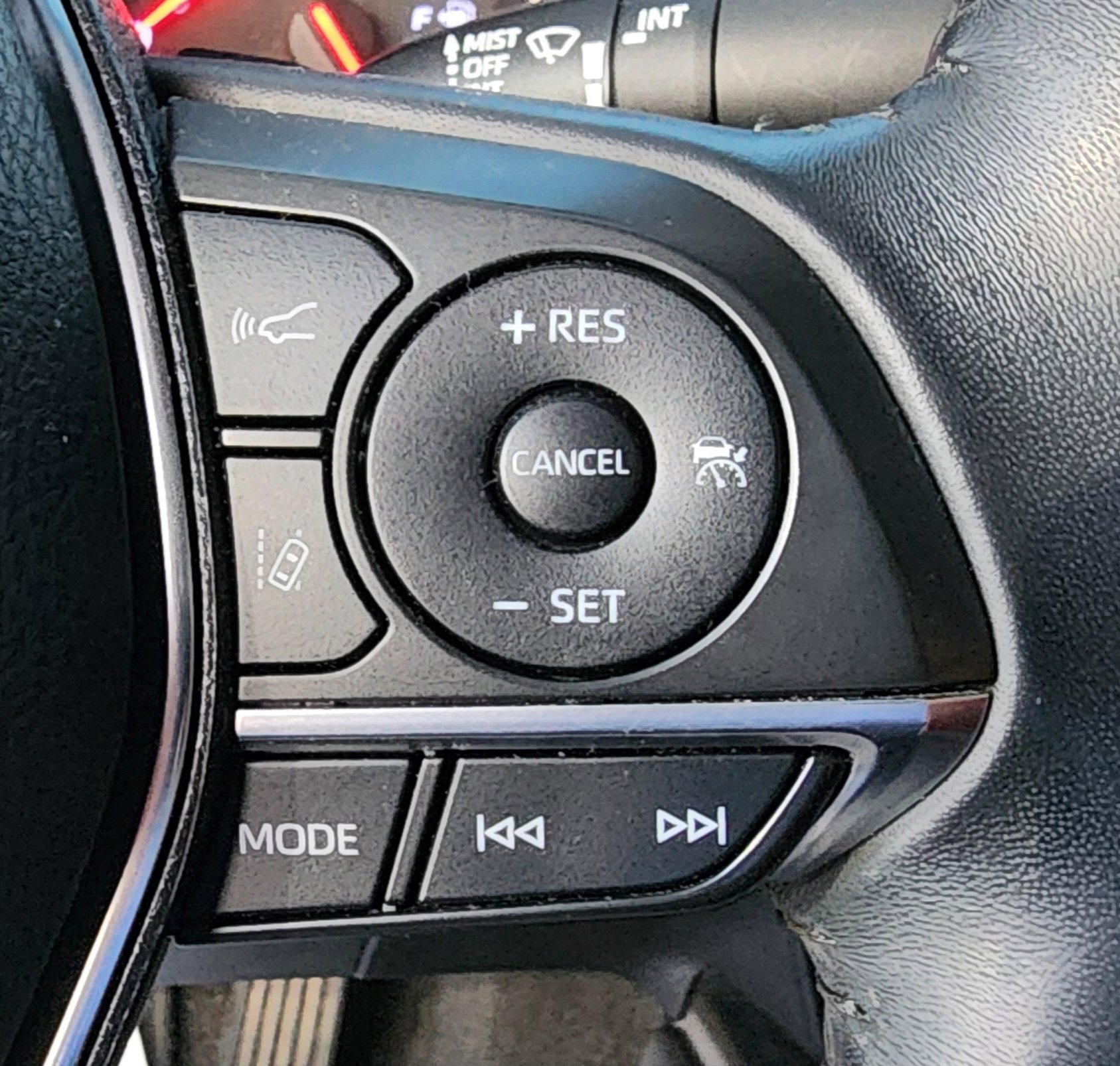 Used 2020 Toyota Camry XSE w/ Driver Assist Package FWD image 13