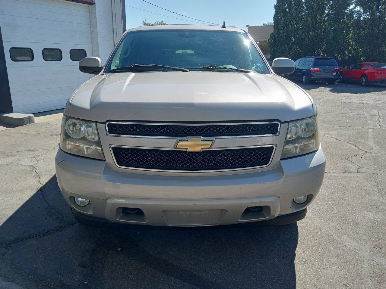 Used 2007 Chevrolet Suburban LTZ w/ LTZ Preferred Equipment Group AWD/4WD image 8
