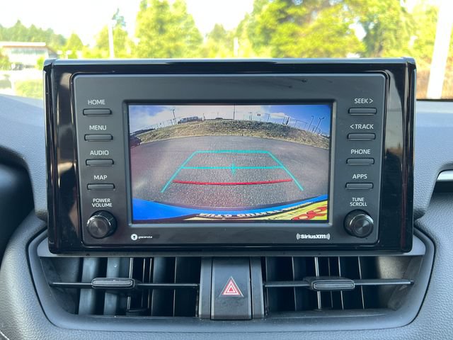 Used 2021 Toyota RAV4 LE AWD/4WD image 22