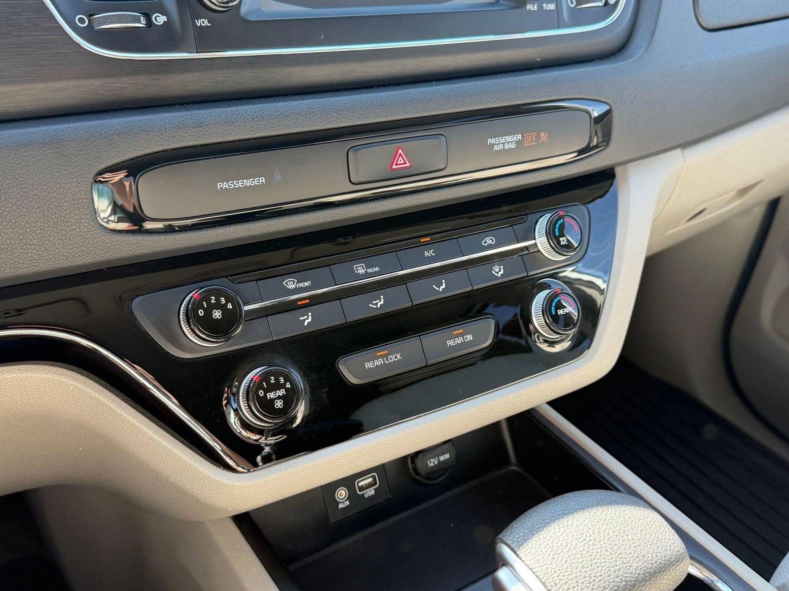 Used 2021 Kia Sedona LX FWD image 18