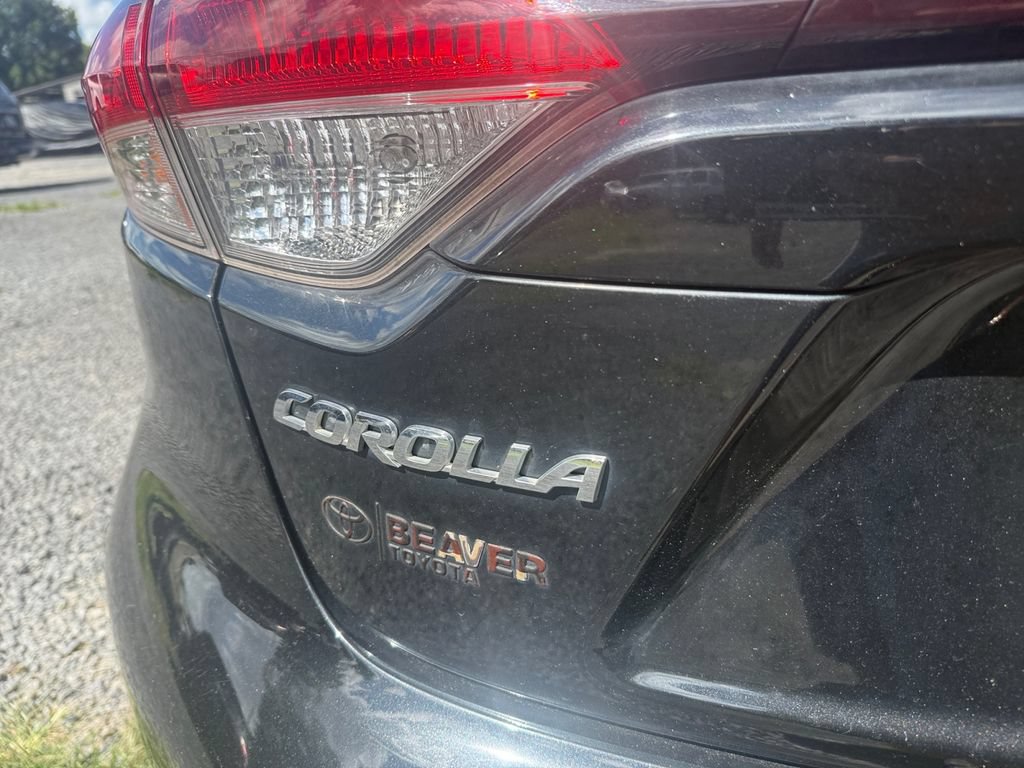 Used 2020 Toyota Corolla LE FWD image 17