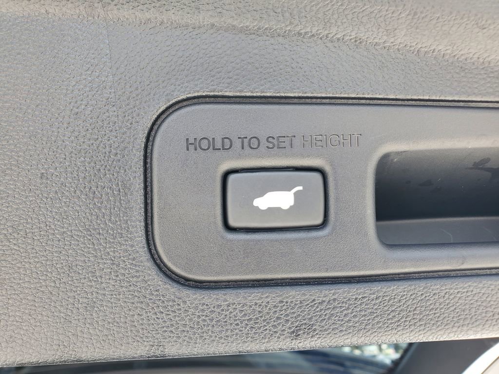Used 2026 Acura MDX w/ Technology Package image 9