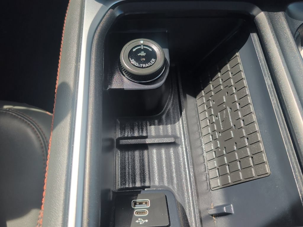 Used 2025 Ford Expedition Max Active RWD image 16