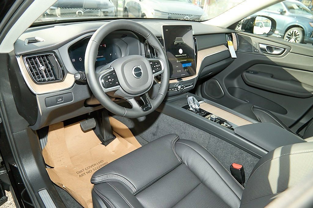 New 2026 Volvo XC60 B5 Ultra w/ Protection Package Premier image 11