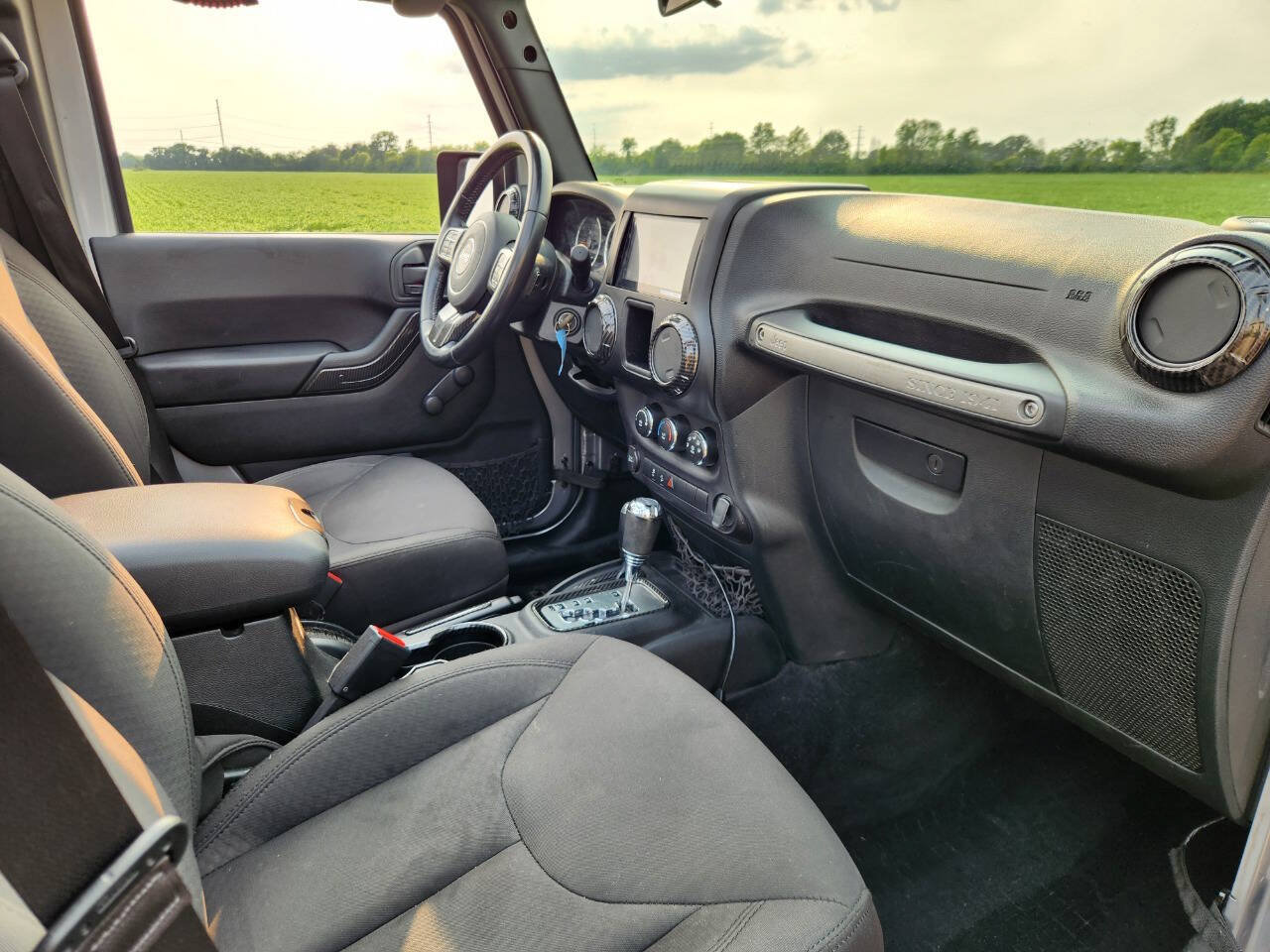 Used 2016 Jeep Wrangler Unlimited Sport w/ Connectivity Group AWD/4WD image 8