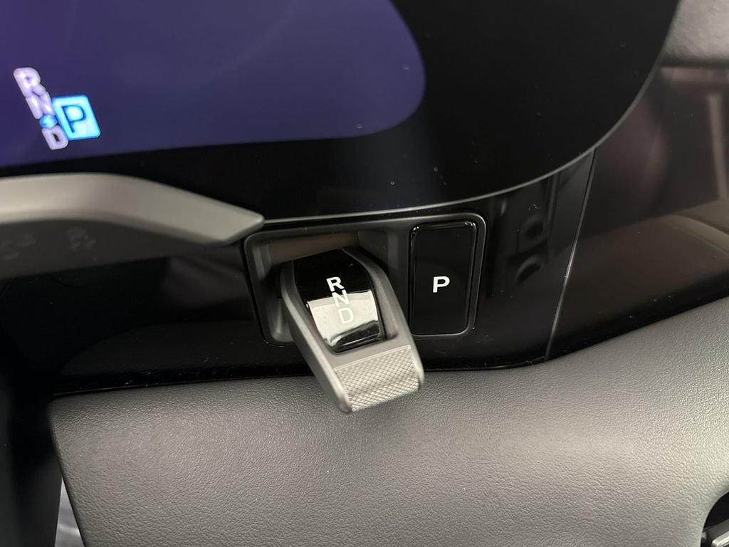 Certified 2025 Porsche Taycan image 33