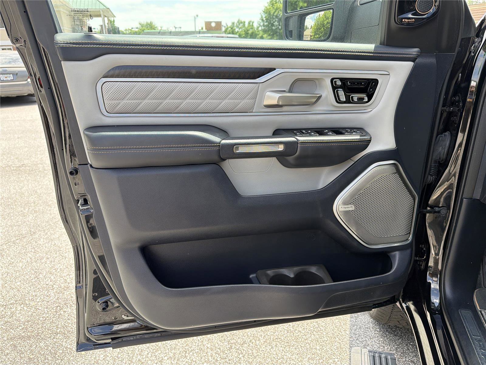 Used 2025 RAM 1500 Tungsten w/ Off Road Group AWD/4WD image 9