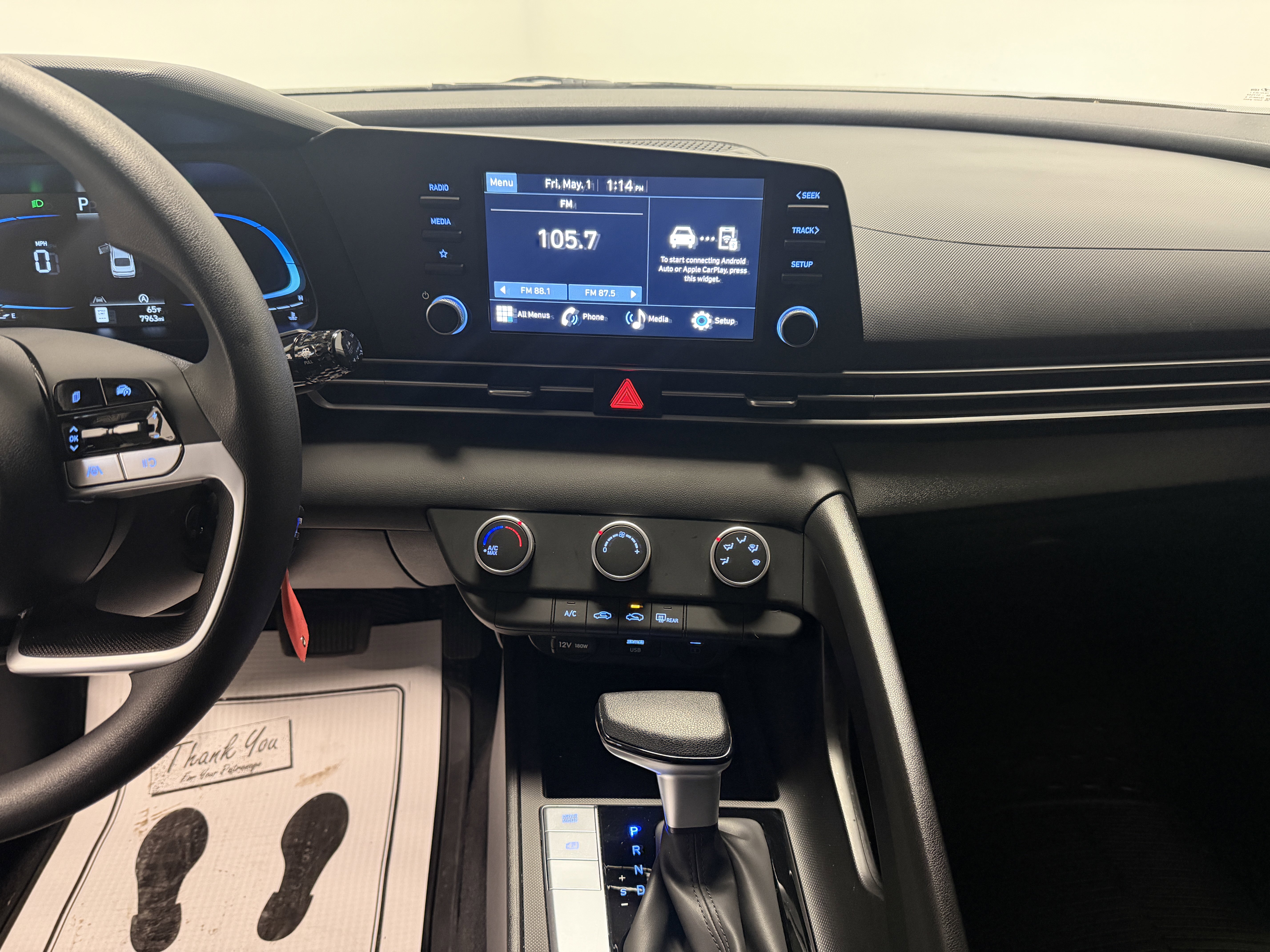 Used 2025 Hyundai Elantra SE FWD image 4