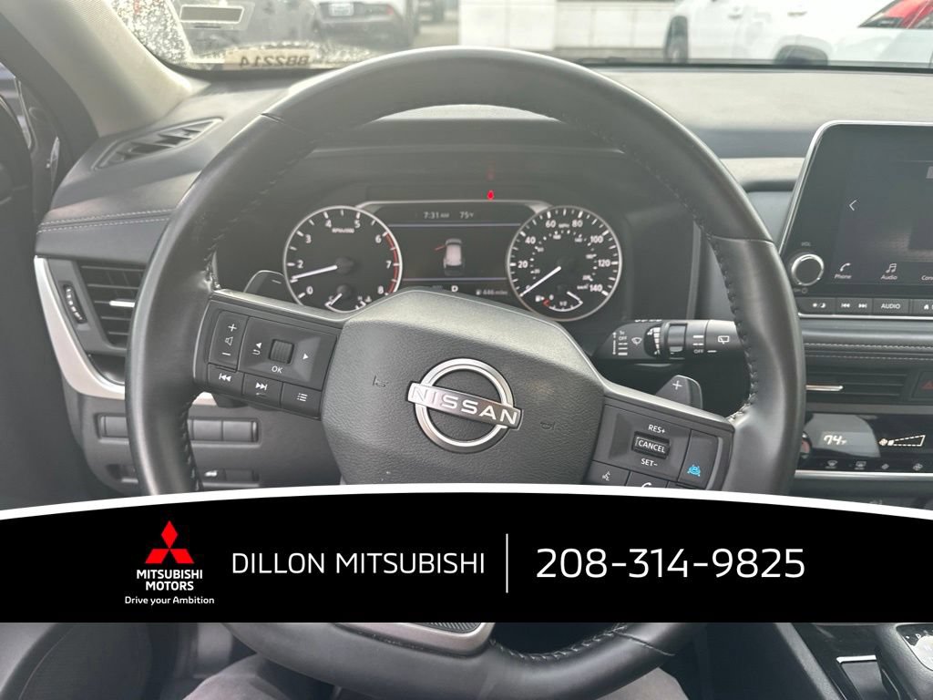 Used 2025 Nissan Rogue SV AWD/4WD image 2