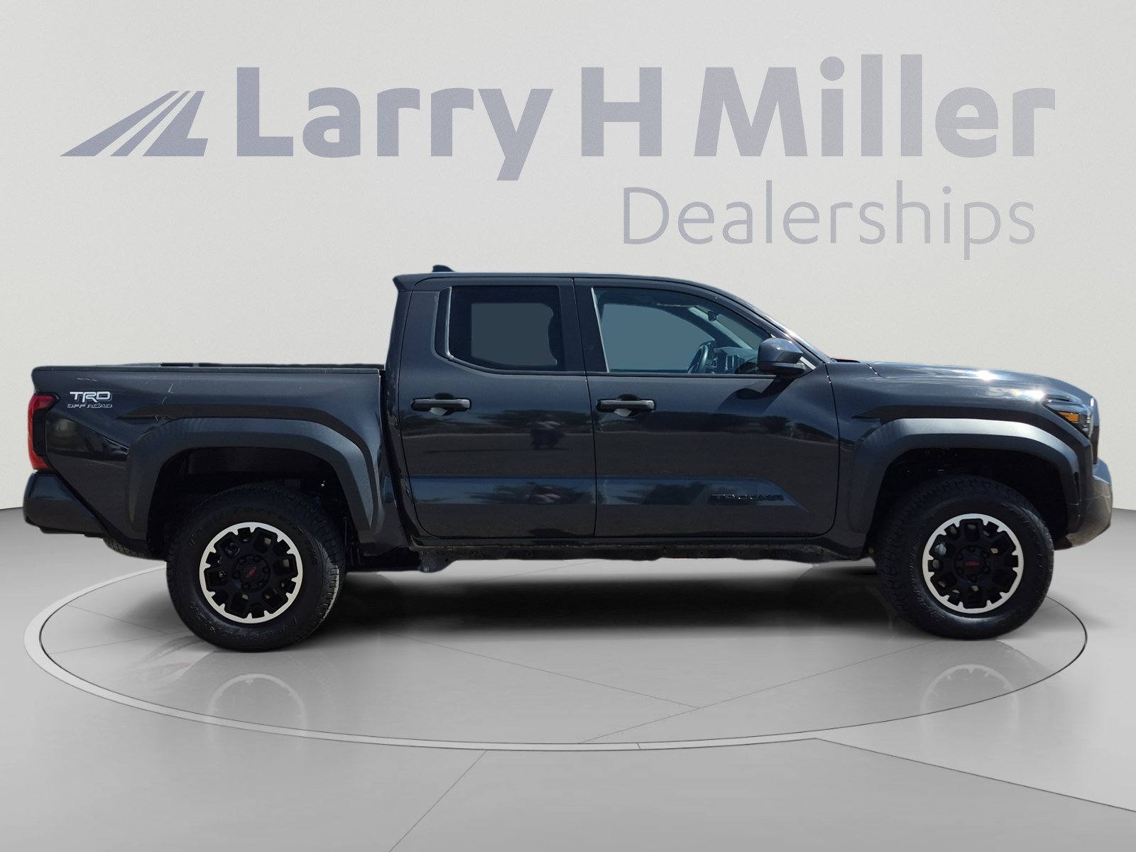 Used 2024 Toyota Tacoma TRD Off-Road AWD/4WD image 6