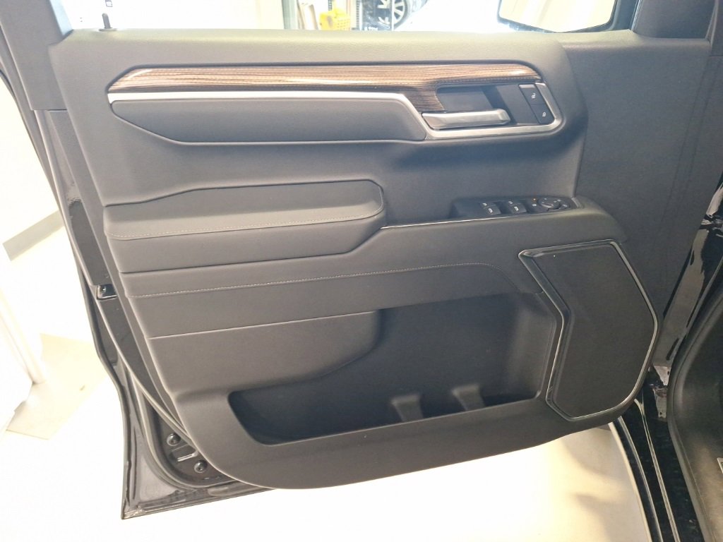 Used 2024 Chevrolet Silverado 1500 LT image 4