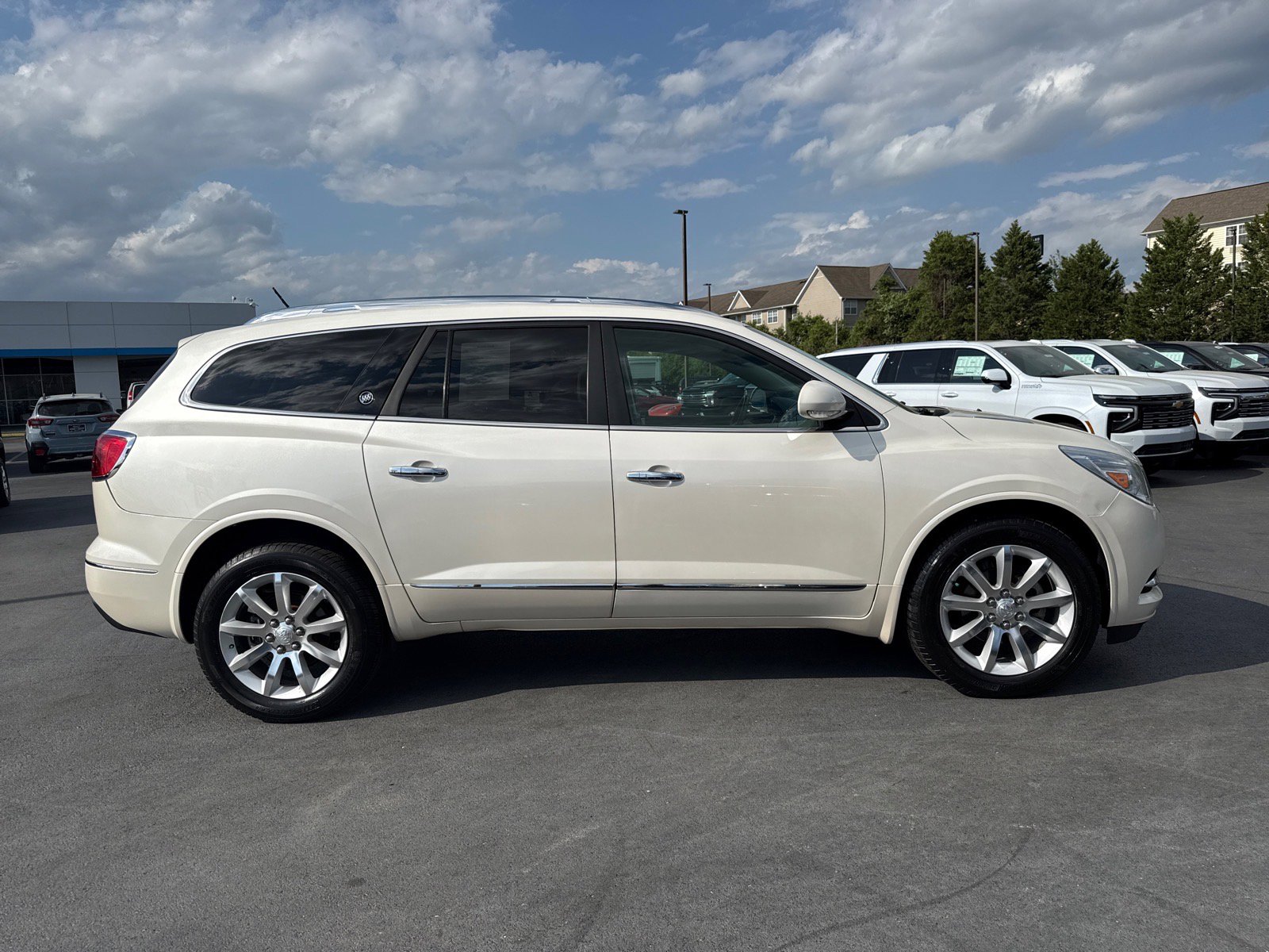 Used 2015 Buick Enclave Premium w/ Experience Buick Package image 2