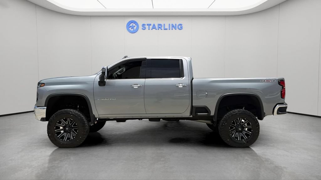 Used 2024 Chevrolet Silverado 2500 LTZ AWD/4WD image 3
