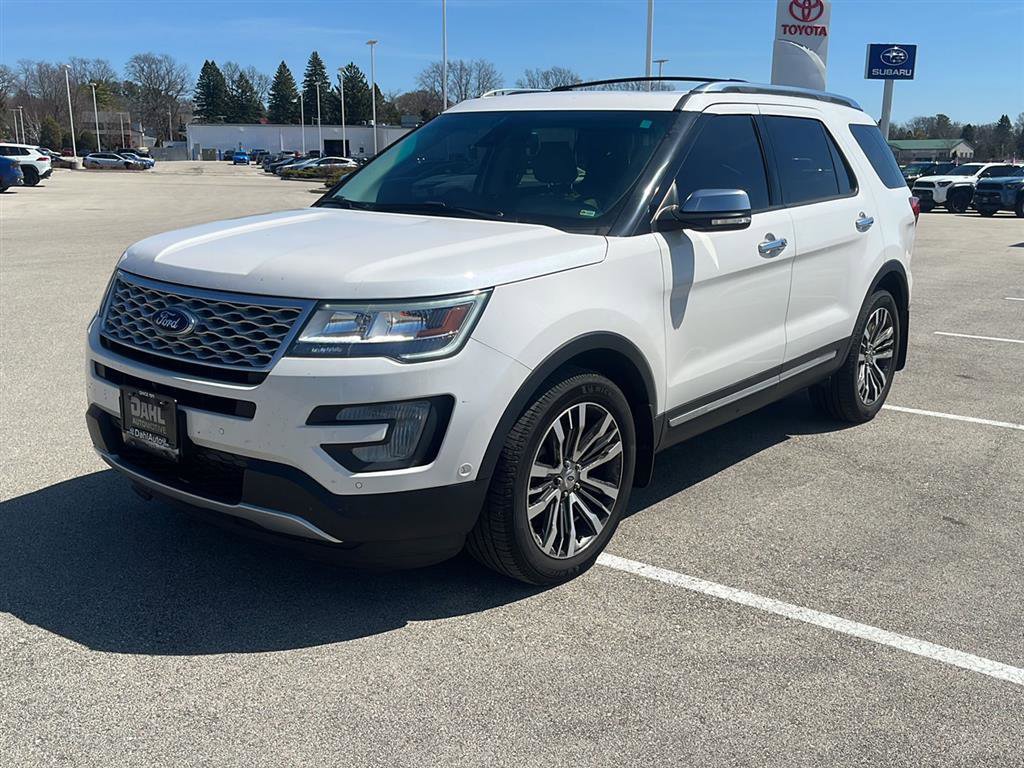 Used 2017 Ford Explorer Platinum image 2