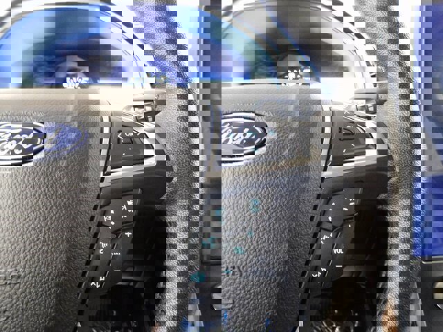 Used 2023 Ford Edge Titanium image 23