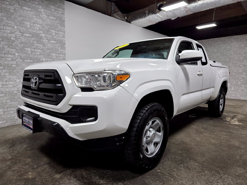 Used 2017 Toyota Tacoma SR RWD image 5