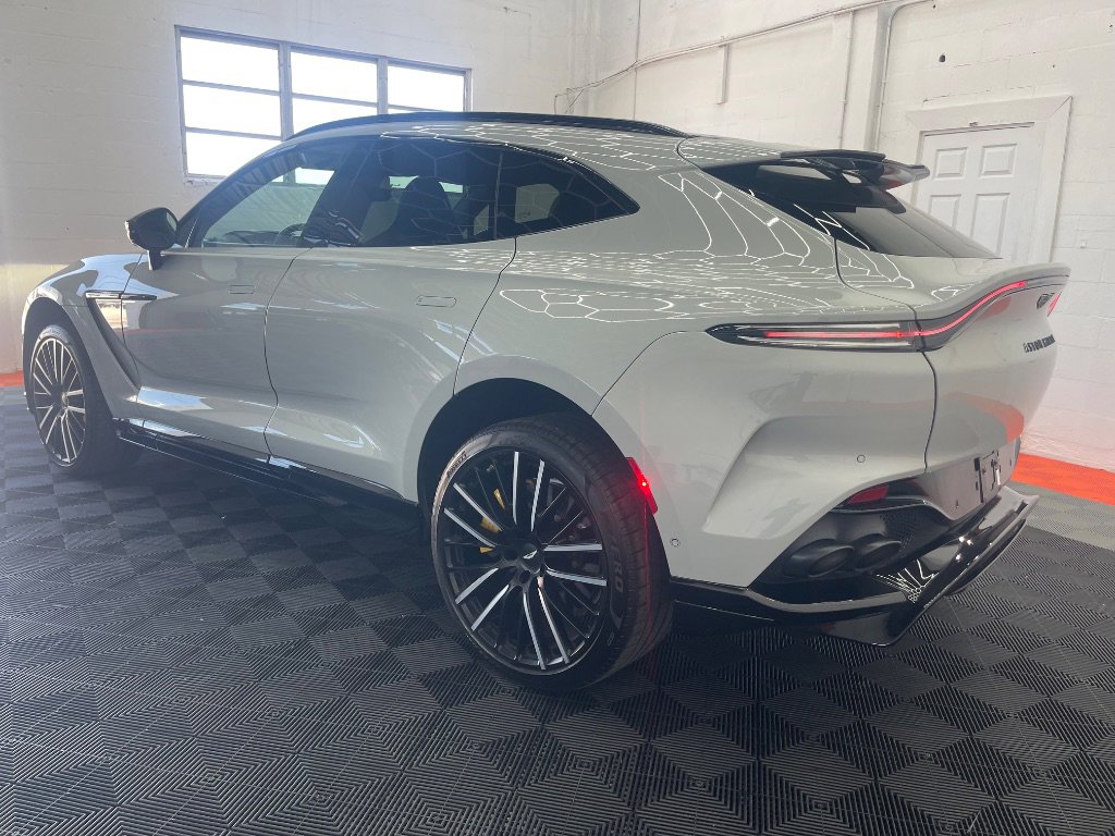 Used 2023 Aston Martin DBX 707 image 3