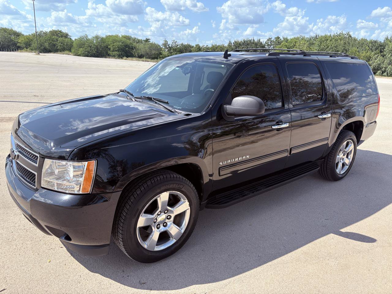 Used 2011 Chevrolet Suburban LS RWD image 93