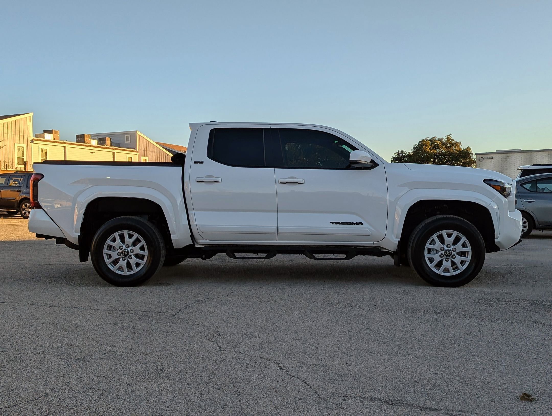 Used 2024 Toyota Tacoma 4x4 Double Cab image 3