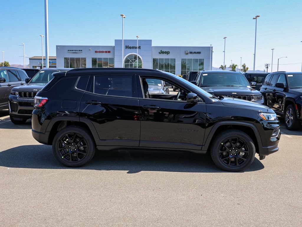 New 2026 Jeep Compass Latitude AWD/4WD image 3