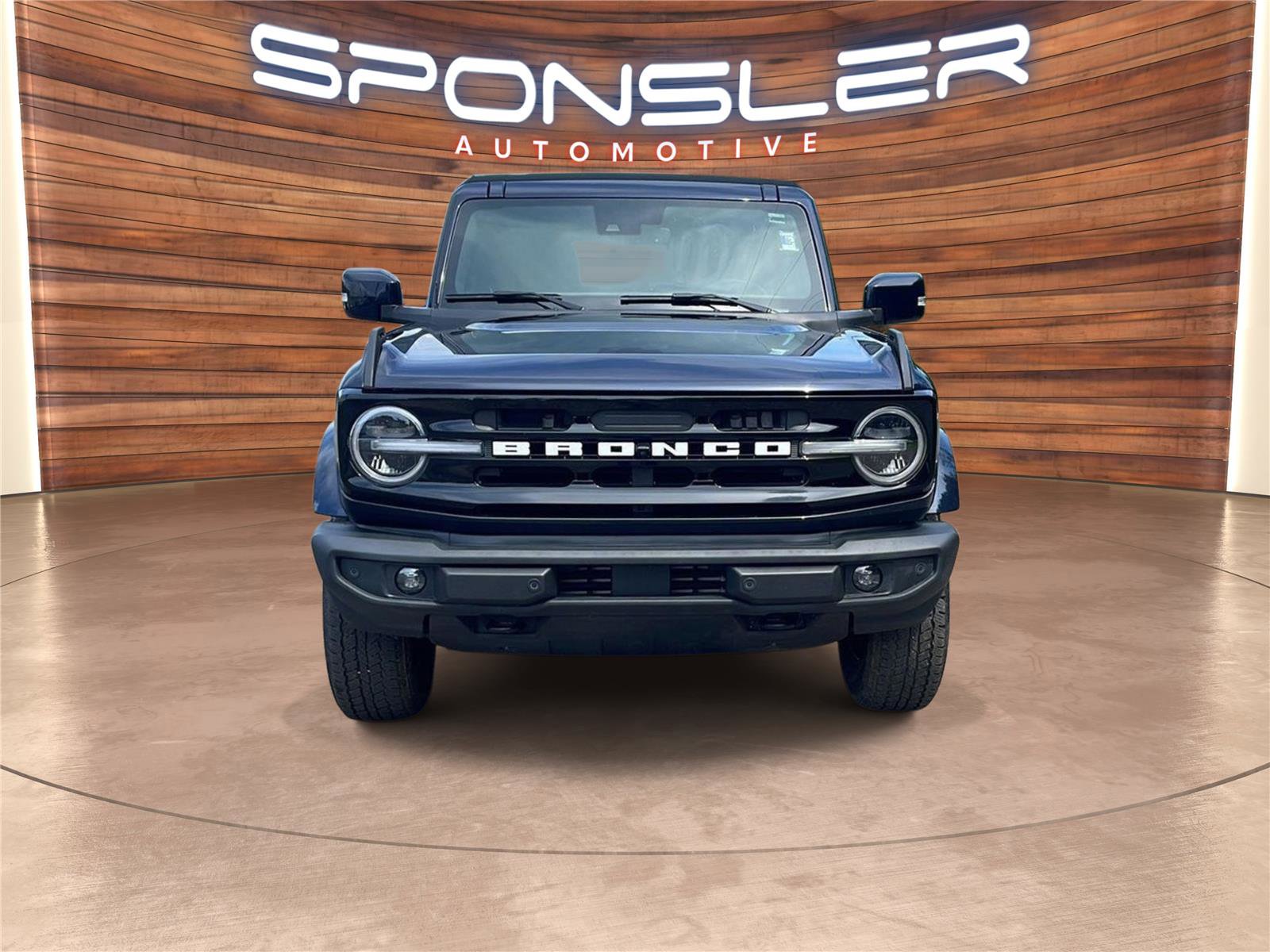 Used 2021 Ford Bronco Outer Banks image 9