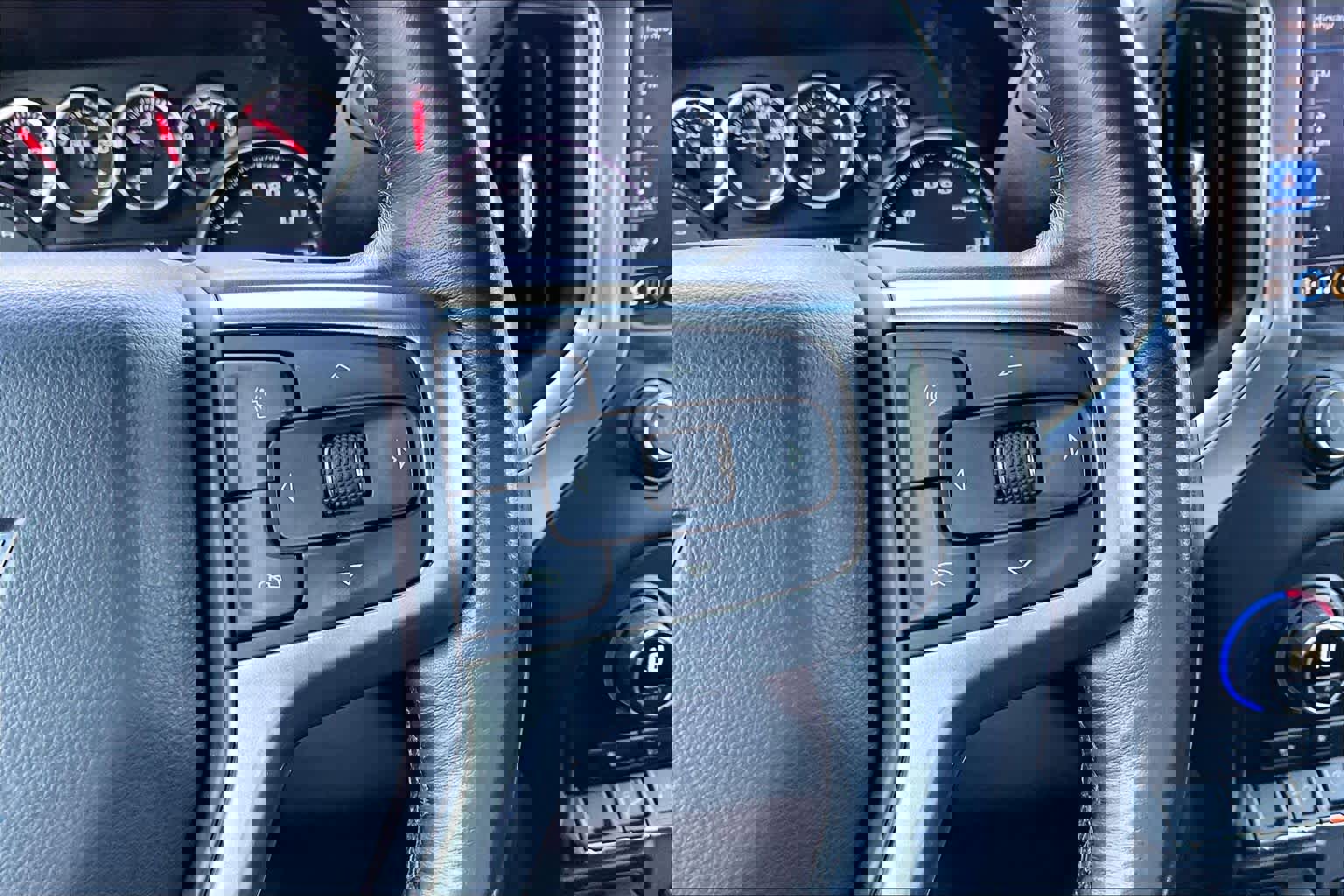 Used 2020 Chevrolet Silverado 1500 RST image 24