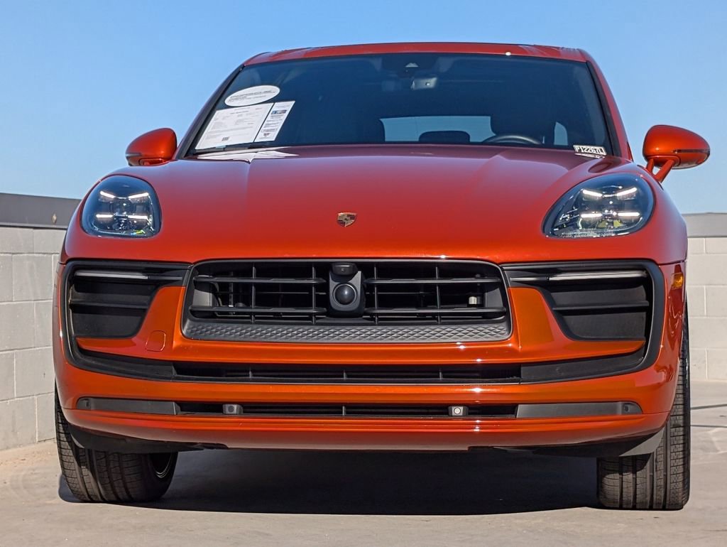 Certified 2024 Porsche Macan image 8