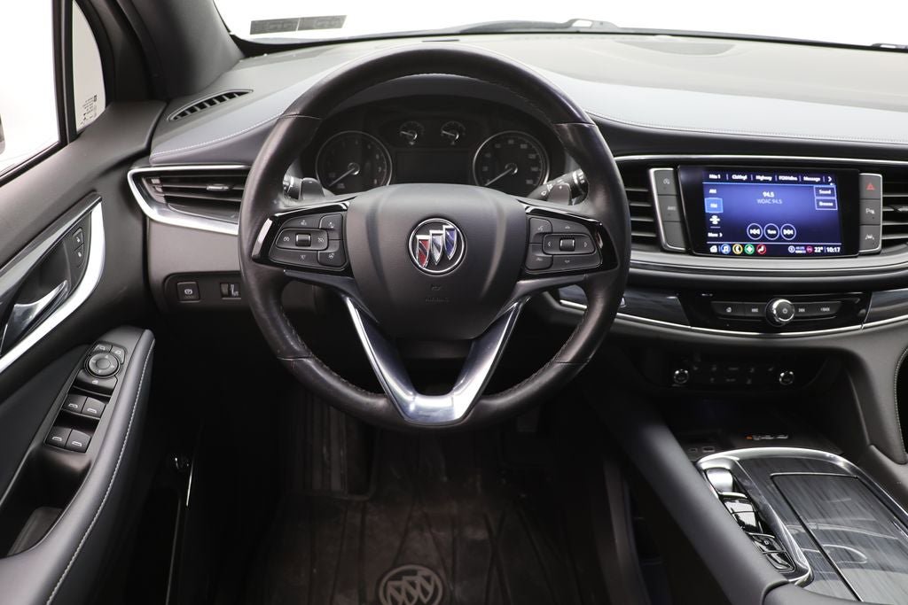 Used 2023 Buick Enclave Essence image 13