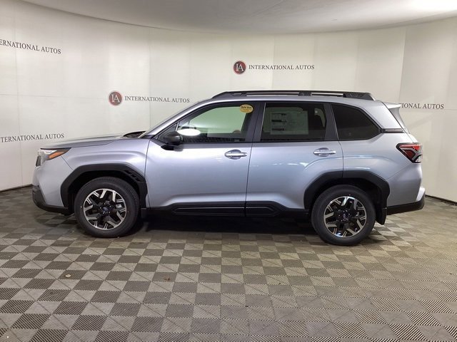 Used 2025 Subaru Forester Premium image 7