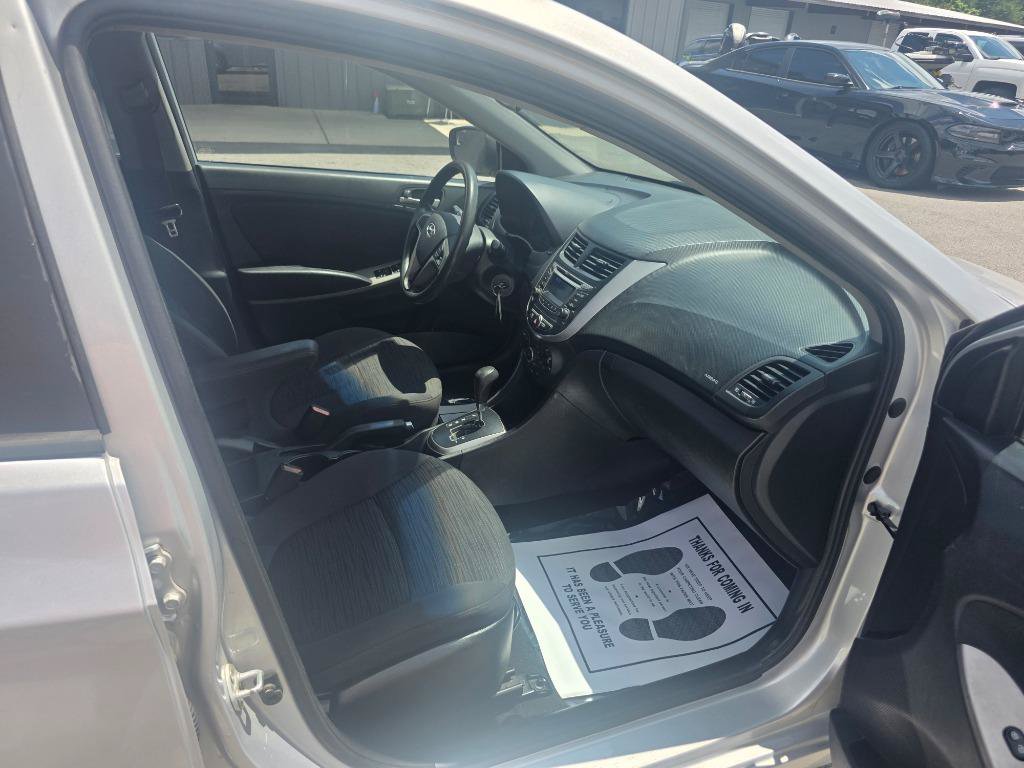 Used 2016 Hyundai Accent SE FWD image 9