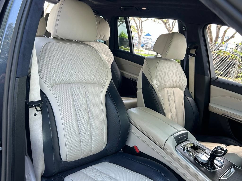 Used 2021 BMW X7 M50i AWD/4WD image 45