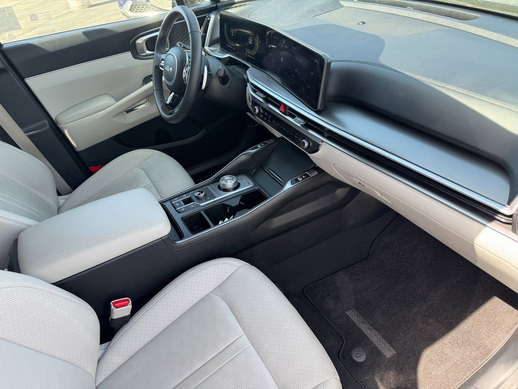 Used 2025 Kia Sorento EX image 14