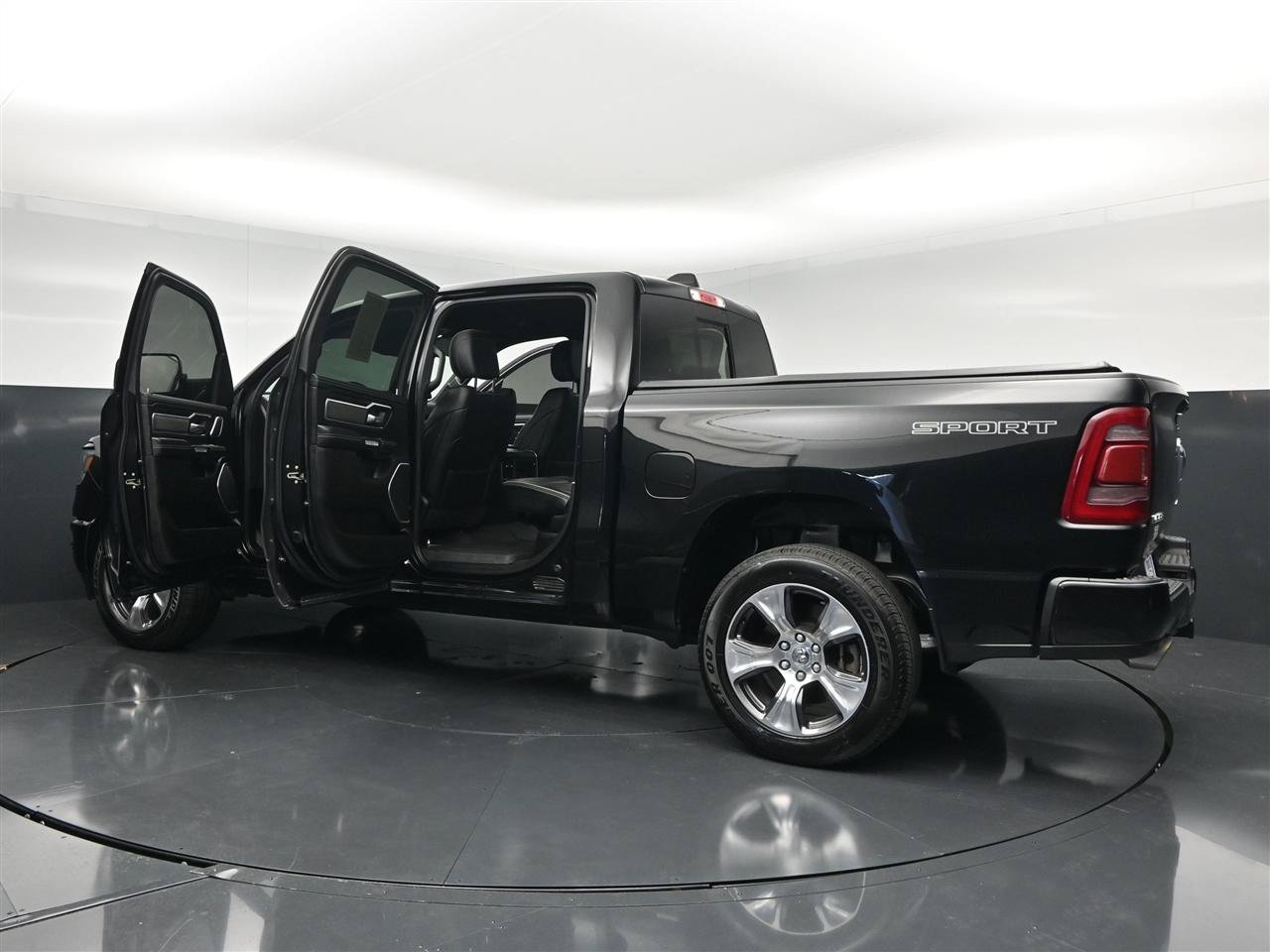Used 2023 RAM 1500 Laramie AWD/4WD image 39