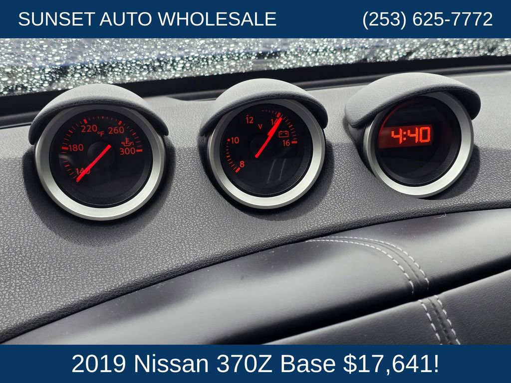 Used 2019 Nissan 370Z Coupe RWD image 32