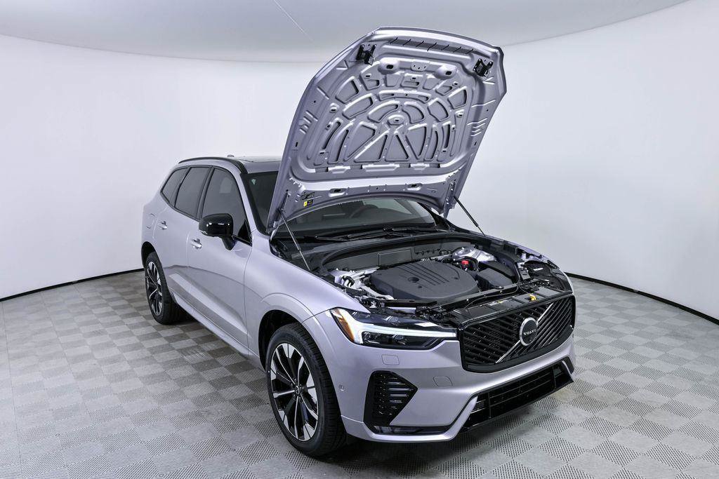 New 2026 Volvo XC60 B5 Plus w/ Protection Package Premier AWD/4WD image 32