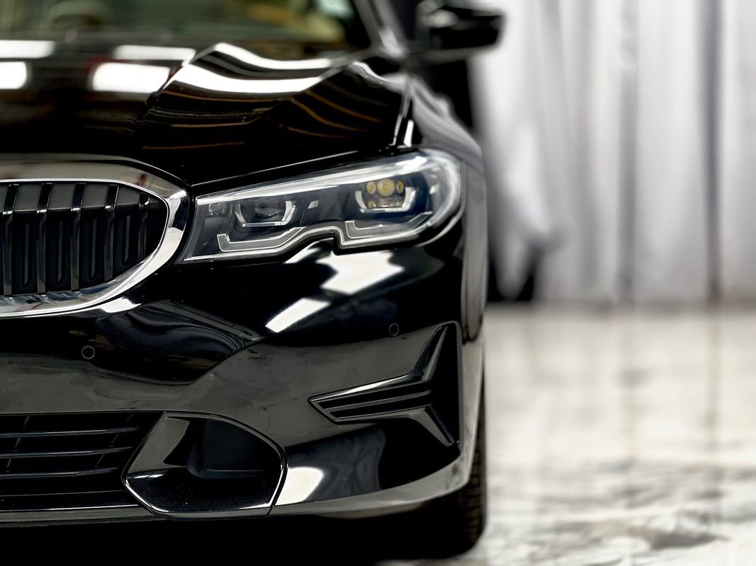 Used 2021 BMW 330i xDrive Sedan w/ Convenience Package image 3
