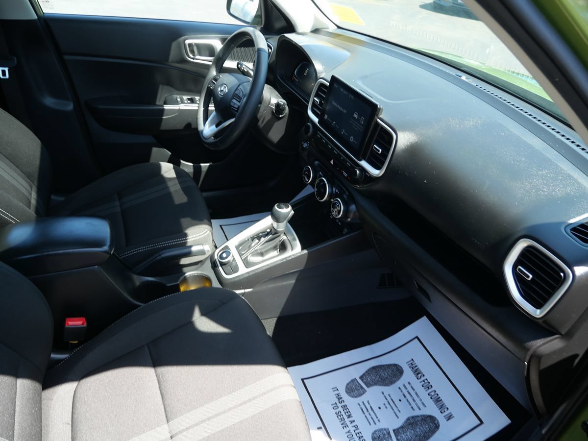 Used 2024 Hyundai Venue SEL FWD image 27