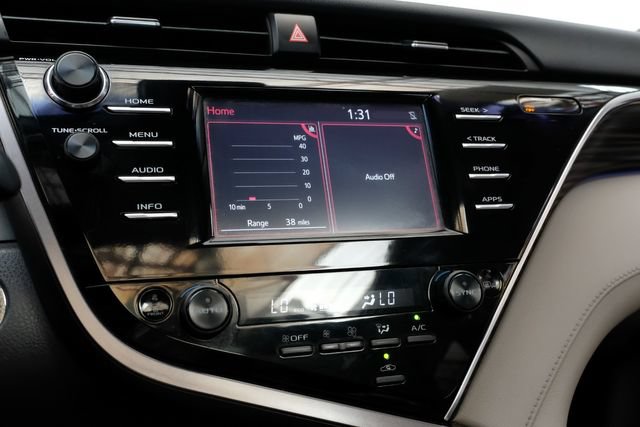 Used 2018 Toyota Camry XLE FWD image 31