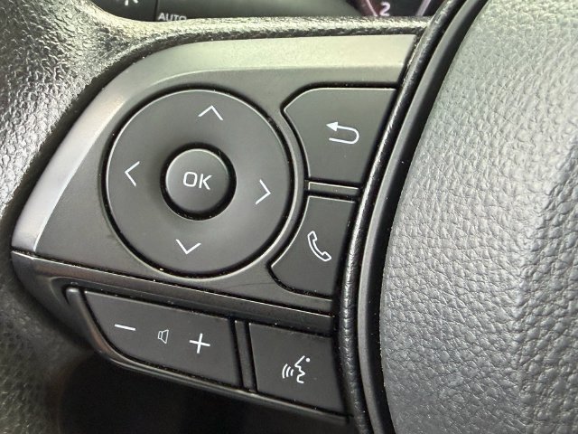 Used 2025 Toyota RAV4 XLE AWD/4WD image 28