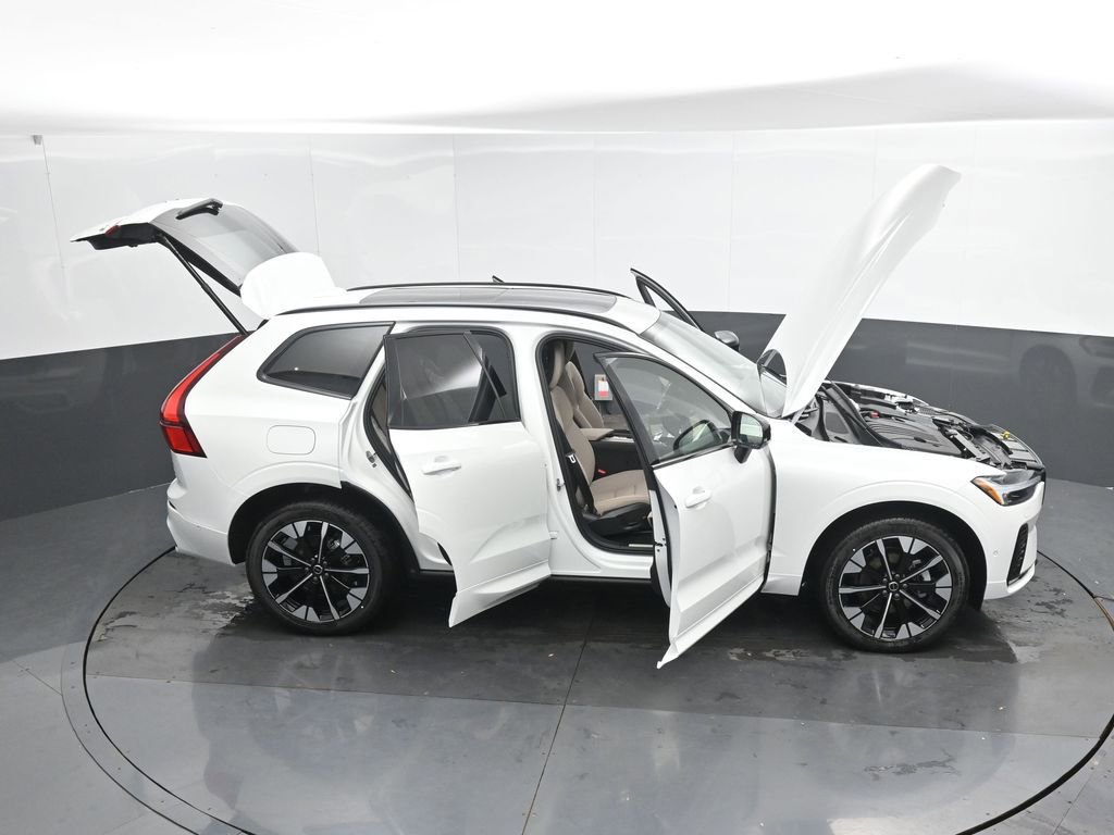 New 2026 Volvo XC60 B5 Plus w/ Climate Package image 49