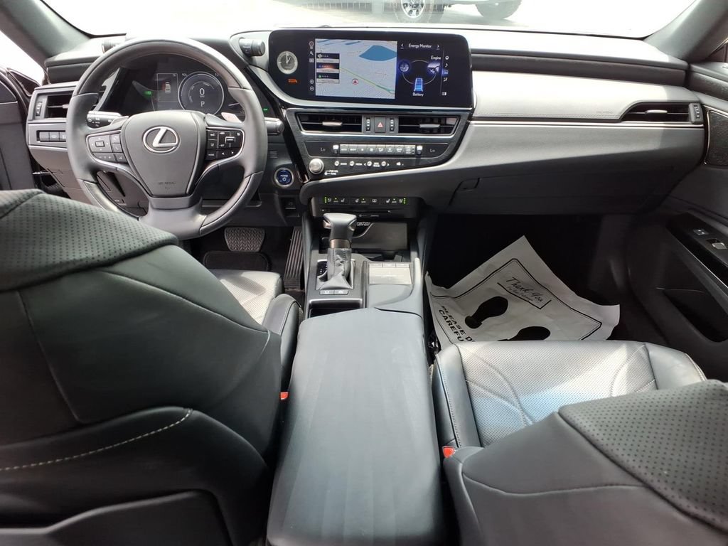 Used 2022 Lexus ES 300h w/ Accessory Package FWD image 30