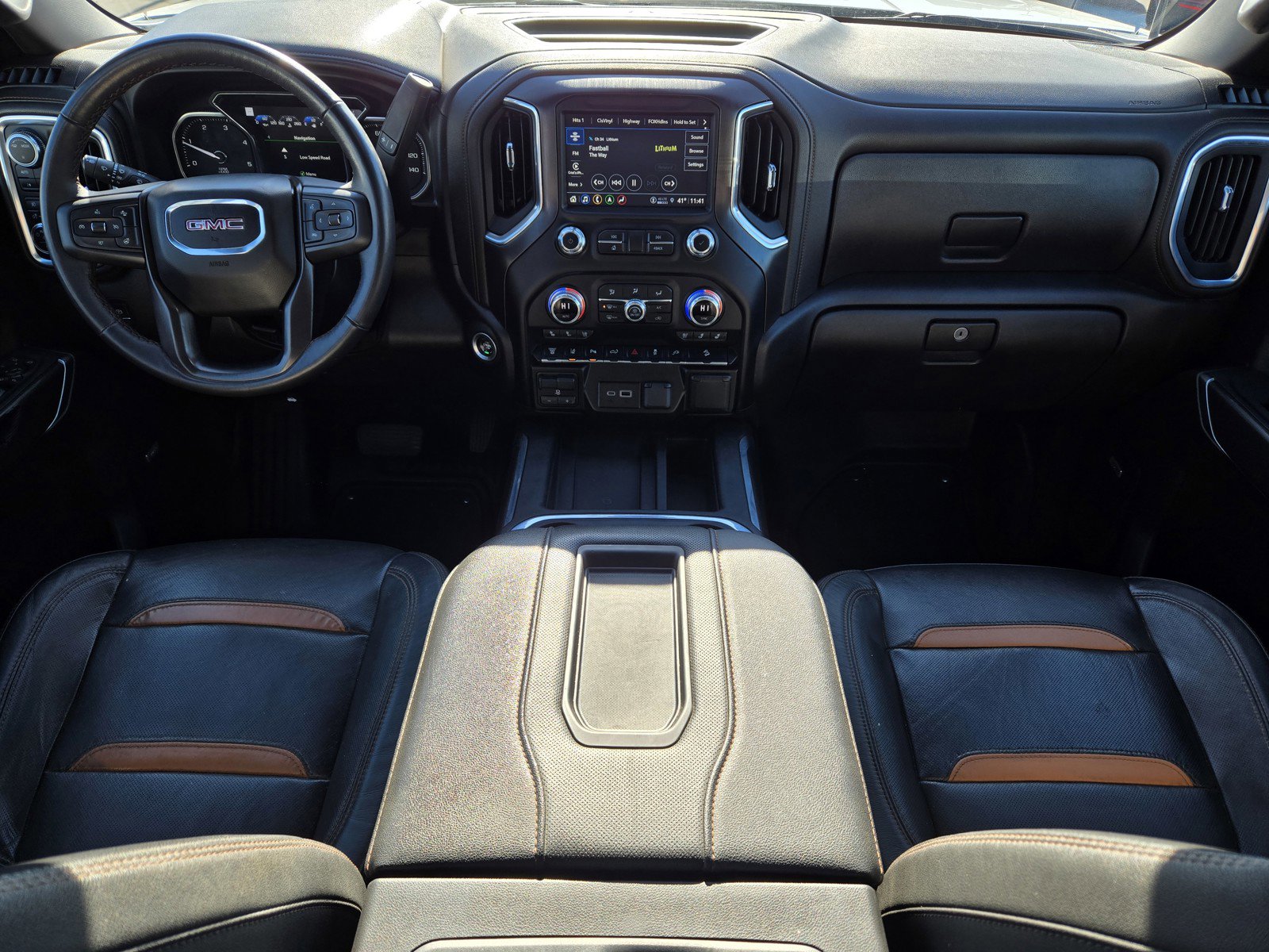 Used 2022 GMC Sierra 2500 AT4 w/ AT4 Premium Plus Package image 11