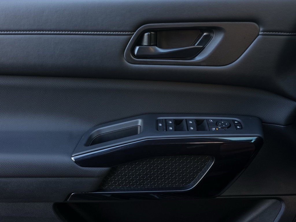 New 2025 Nissan Pathfinder S image 24