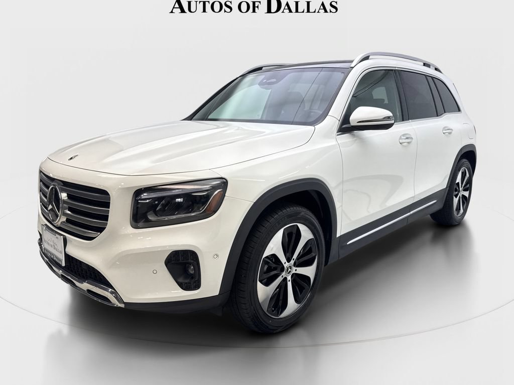 Used 2025 Mercedes-Benz GLB 250 4MATIC image 2
