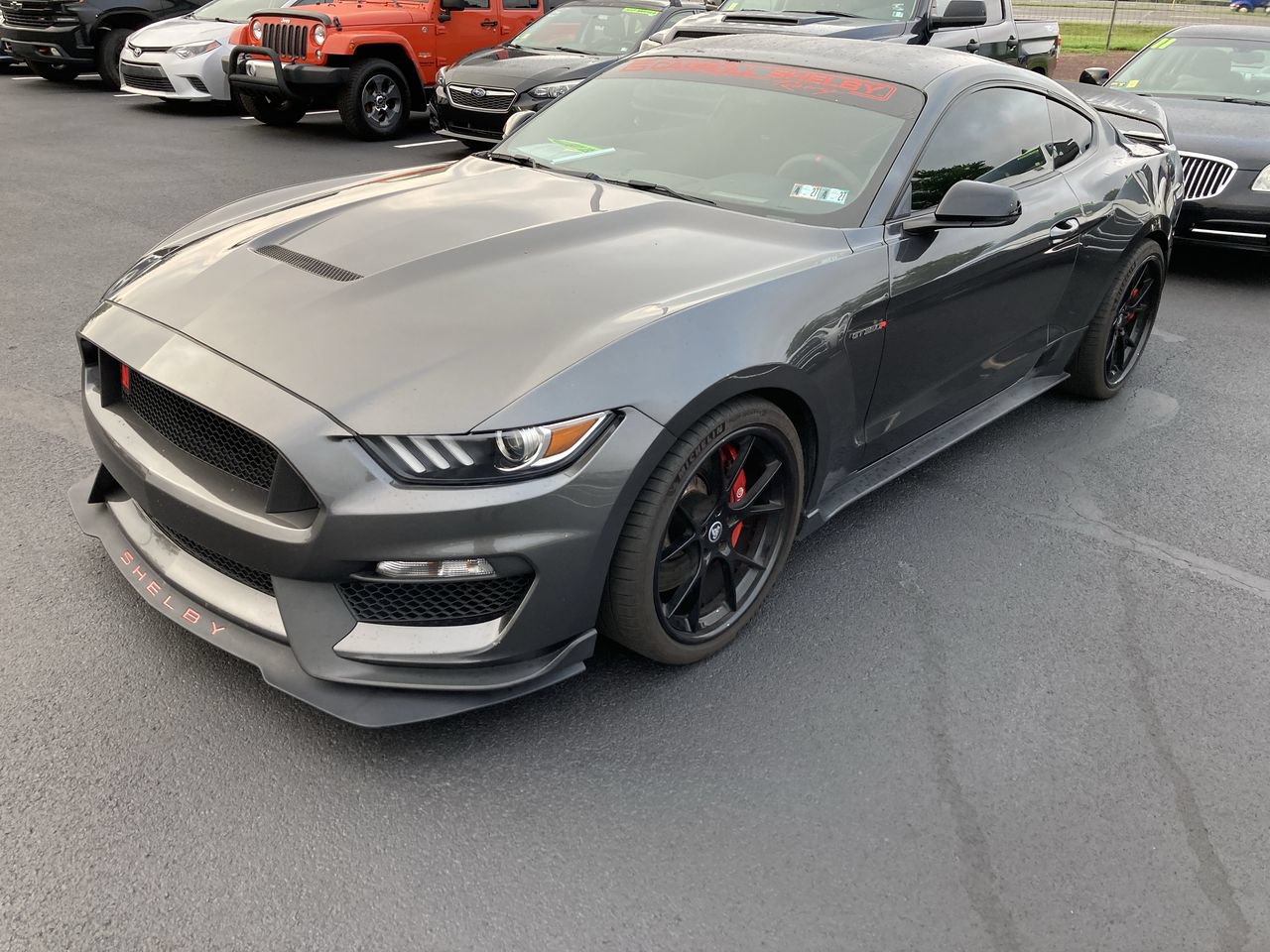 Used 2018 Ford Mustang Shelby GT350R w/ GT350R Equipment Group 920A RWD image 3