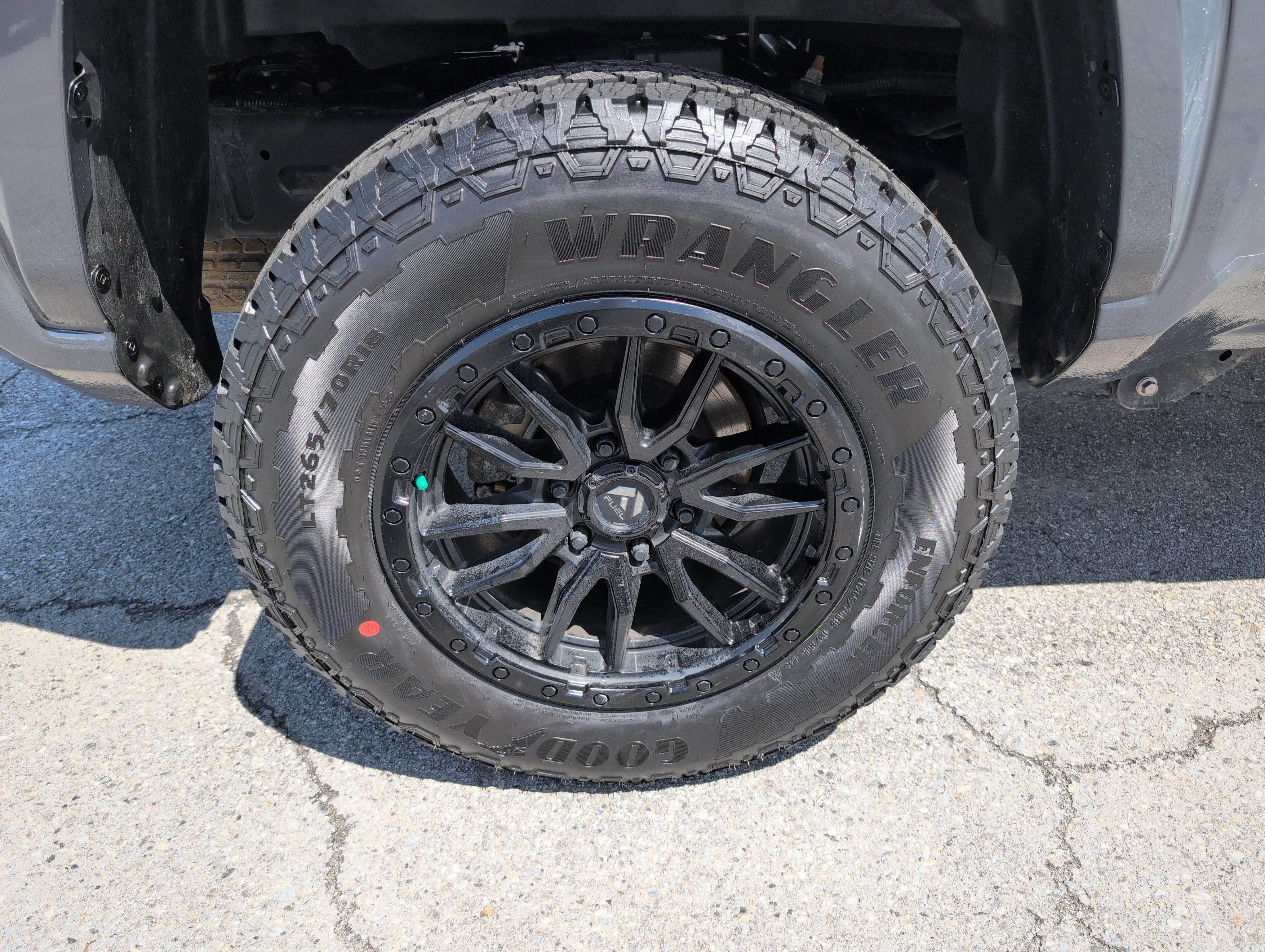 Used 2024 Toyota Tacoma SR5 AWD/4WD image 9