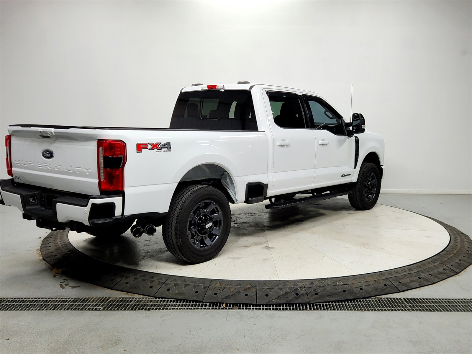 Used 2024 Ford F250 Lariat w/ Sport Appearance Package image 7
