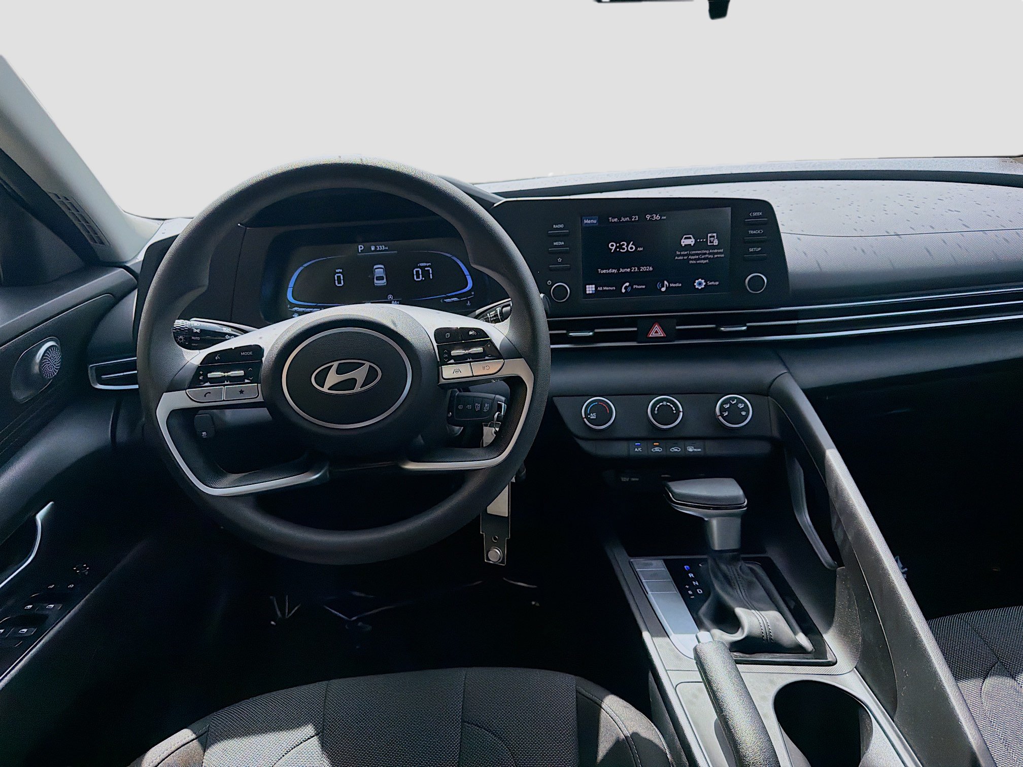 Used 2025 Hyundai Elantra SE FWD image 18