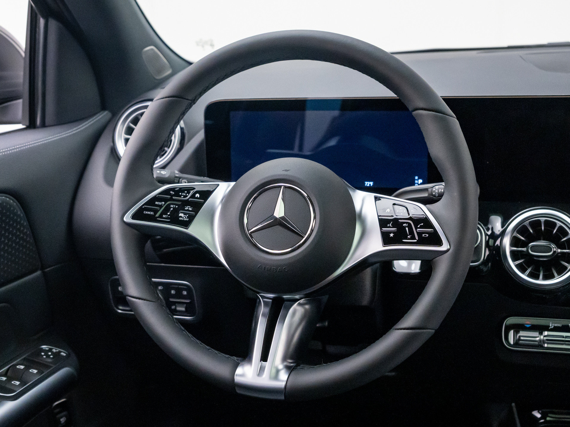 New 2026 Mercedes-Benz GLA 250 4MATIC image 11