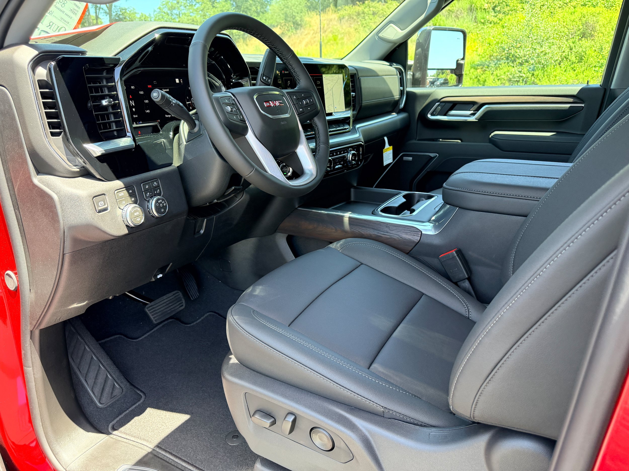 New 2026 GMC Sierra 2500 SLT w/ SLT Premium Package AWD/4WD image 12